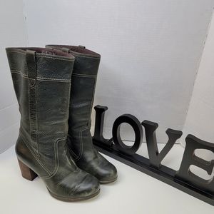 Timberland tall boots full leather upper size 9.5